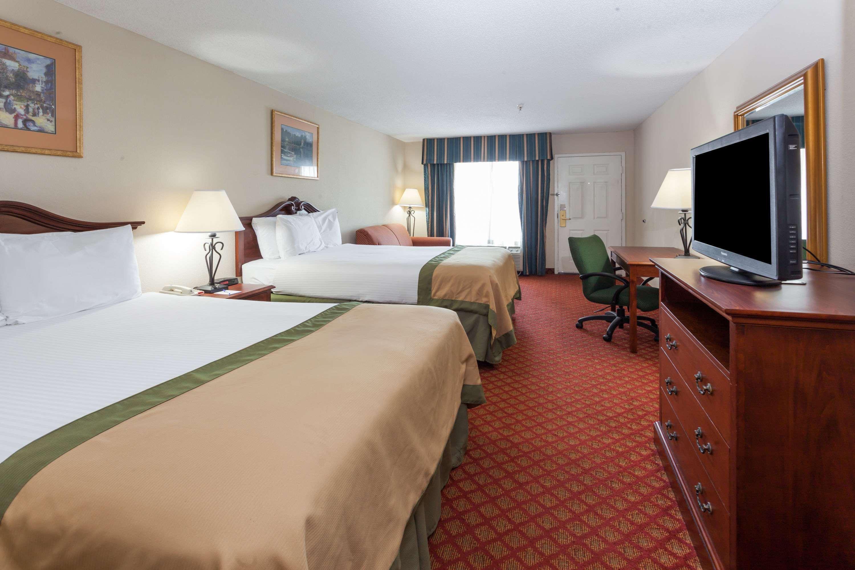 Baymont By Wyndham Hotel